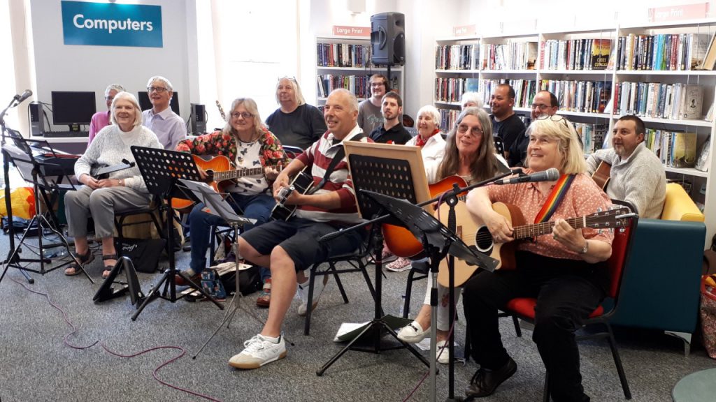 MusicAtTheEdge plays live music at Brixham Library